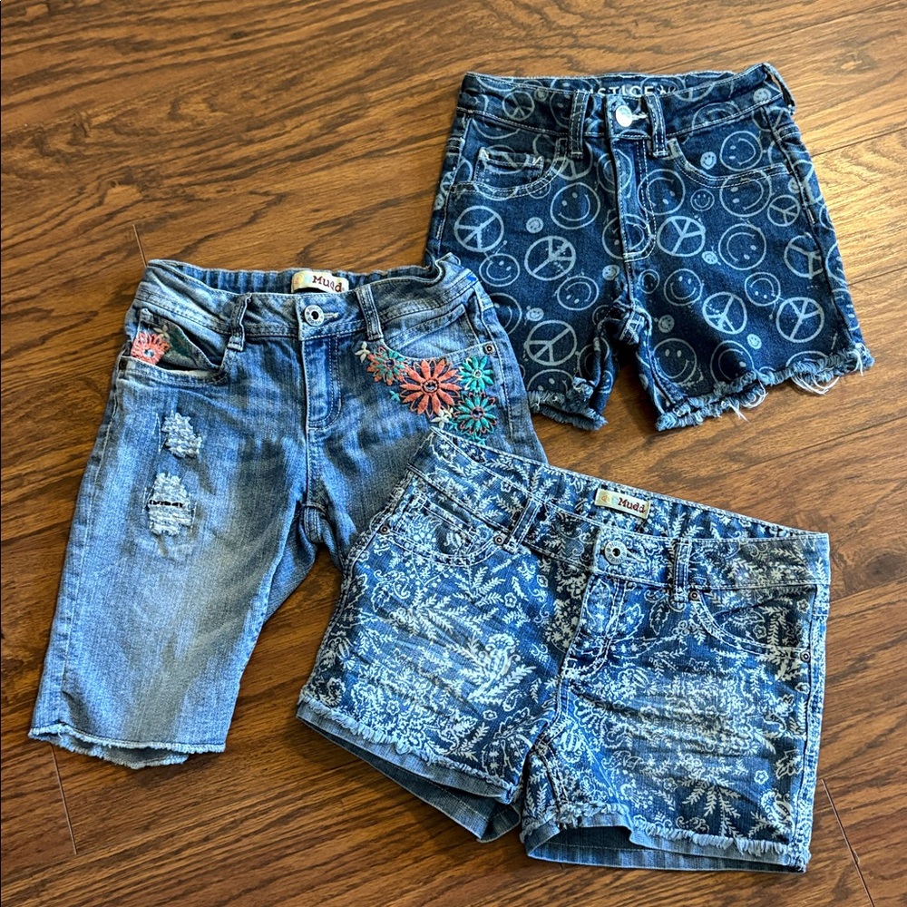 Mudd & Justice denim short bundle. Peace / Embroidery / Bandana 🌺 ☮️